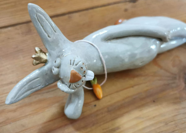 Liegender Hase