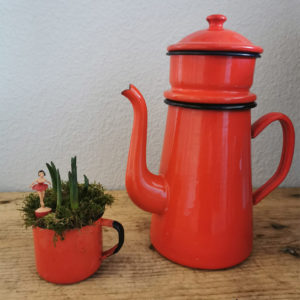 Alte rote Emaille Kanne