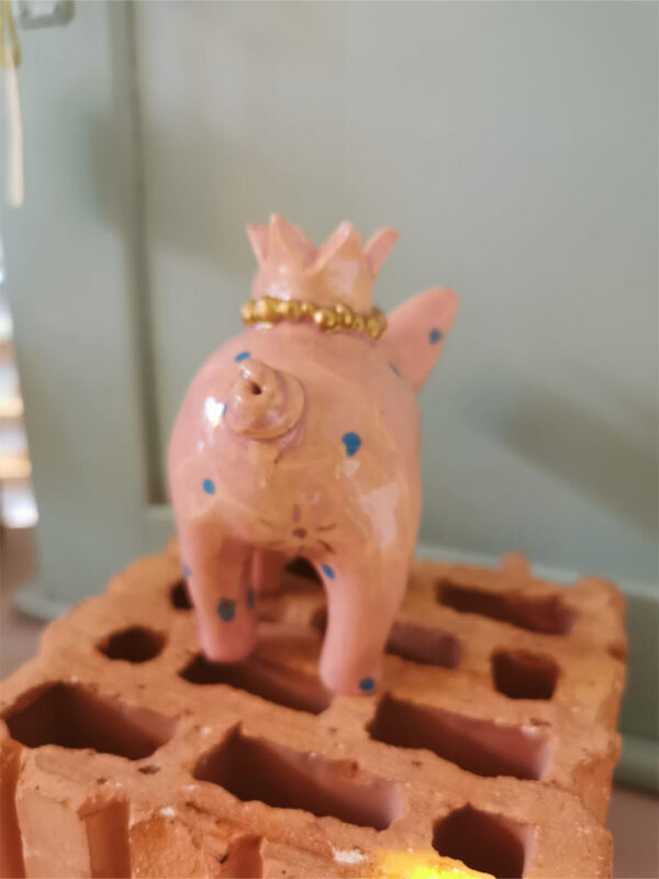 Kerzenschwein mit blauen Punkten – Bild 3