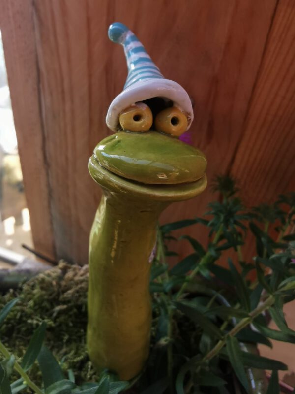 Froschstecker mit Ringelmütze – Bild 3
