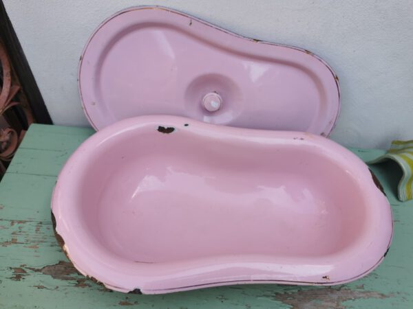 altes rosafarbene Bidet – Bild 3
