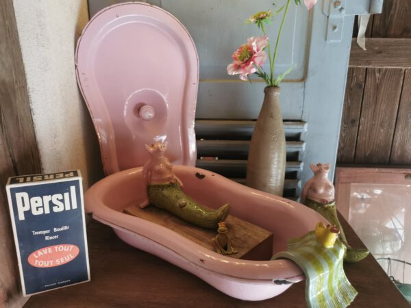 altes rosafarbene Bidet – Bild 2